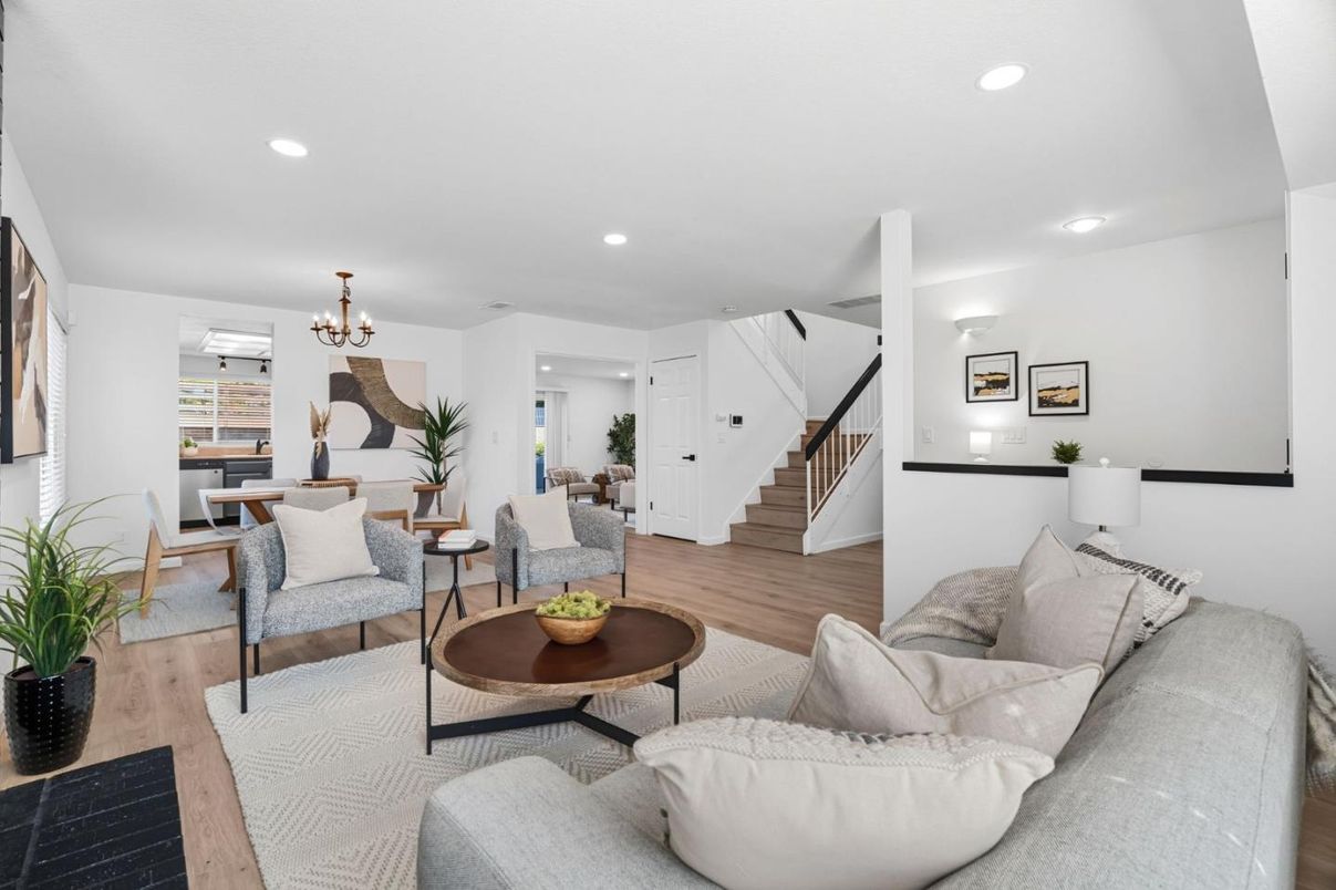 Chandelier, Dining room, Interior, Living room, Recessed Lighting, Wood Texture Flooring