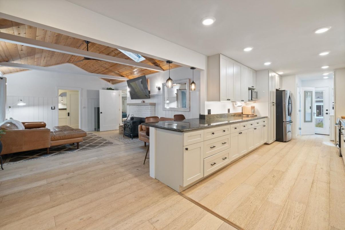 Interior, Kitchen, Living room, Pendant Lights, Recessed Lighting, Wooden Ceilings, Wood Texture Flooring