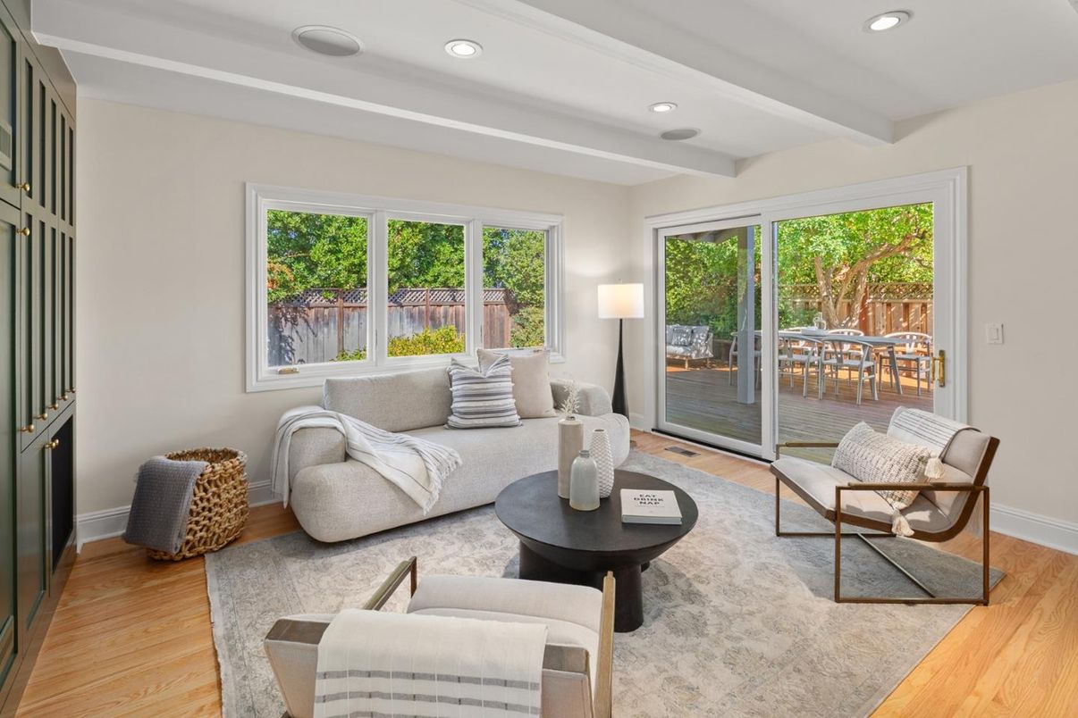 Interior, Living room, Recessed Lighting, Wood Texture Flooring