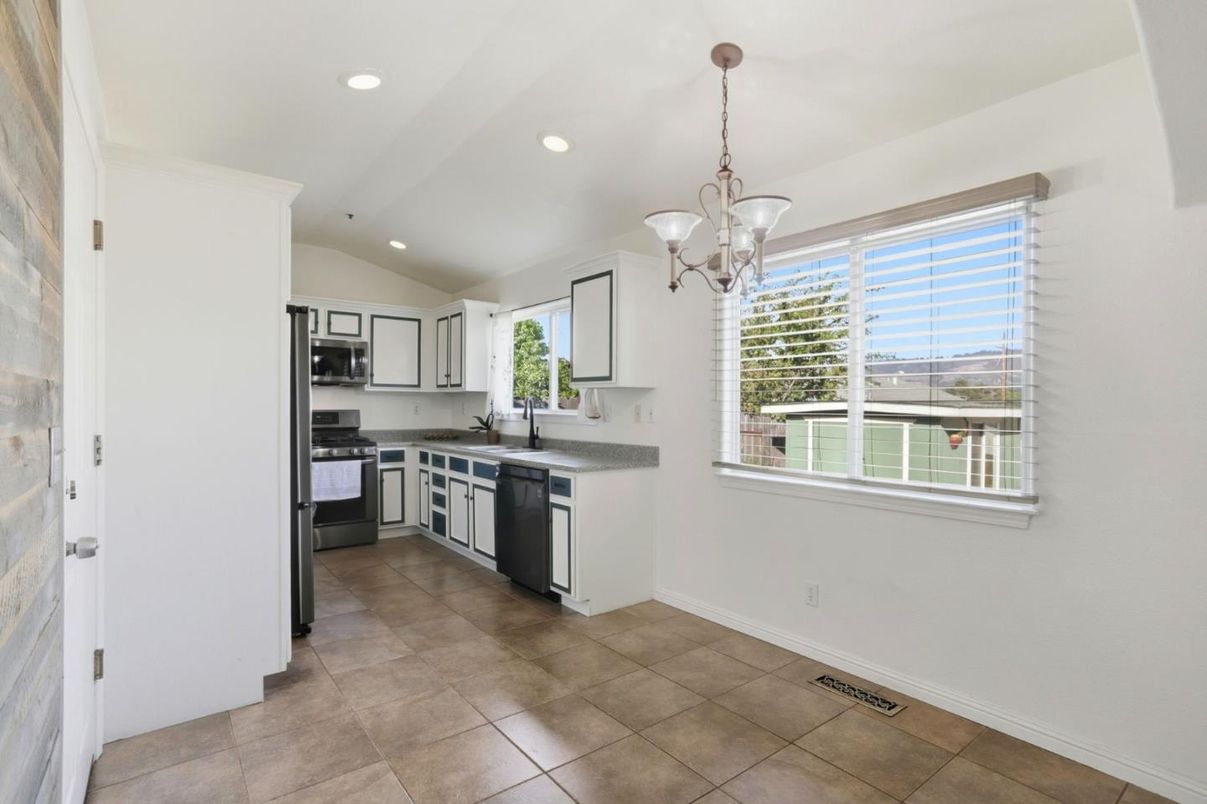 Interior, Kitchen, Pendant Lights, Recessed Lighting, Stainless Steel Appliances