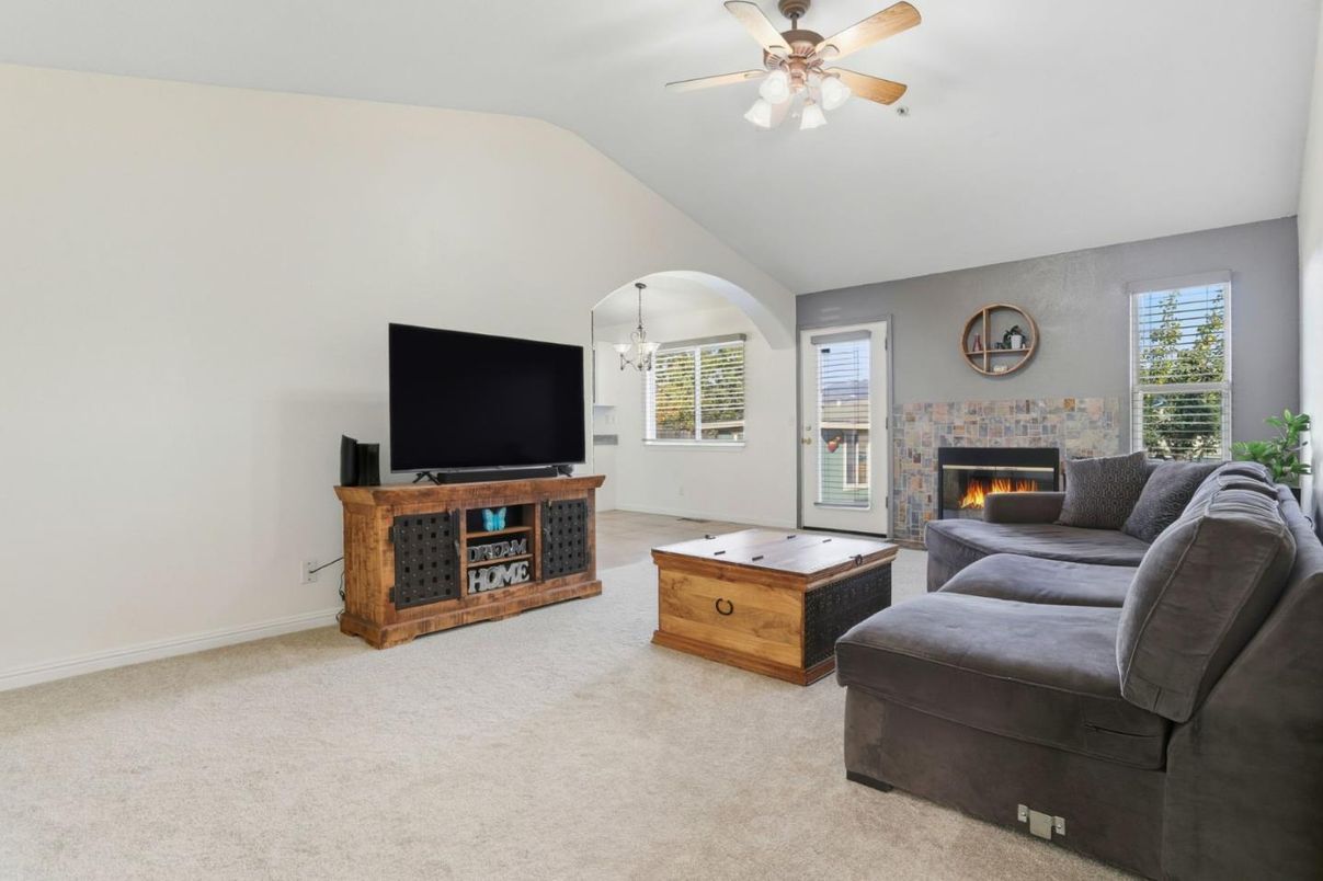 Fireplace, Interior, Living room