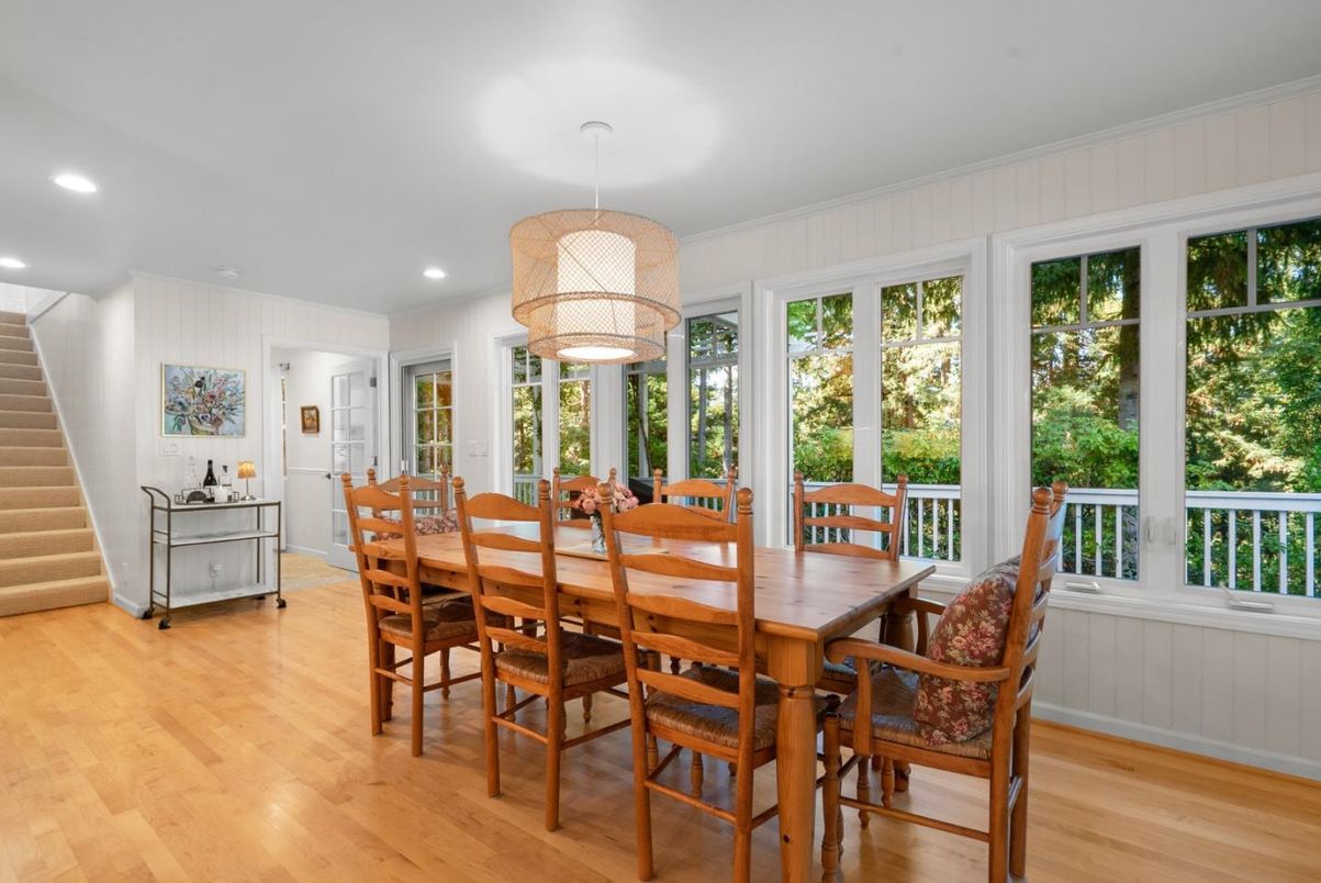 Dining room, Interior, Pendant Lights, Recessed Lighting, Wood Texture Flooring