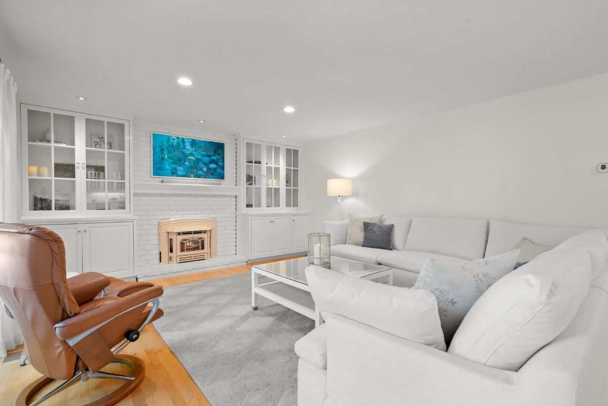 Fireplace, Interior, Living room, Recessed Lighting