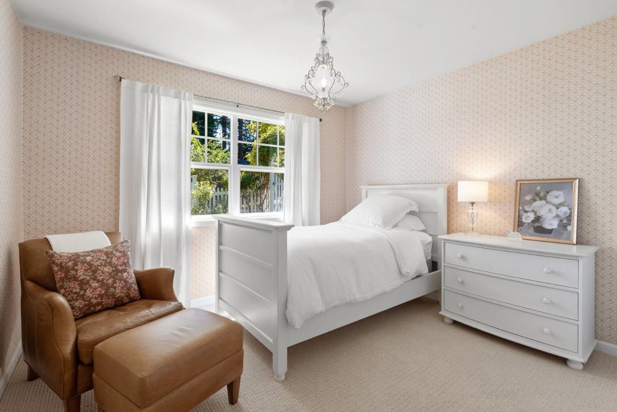 Bedroom, Interior, Pendant Lights