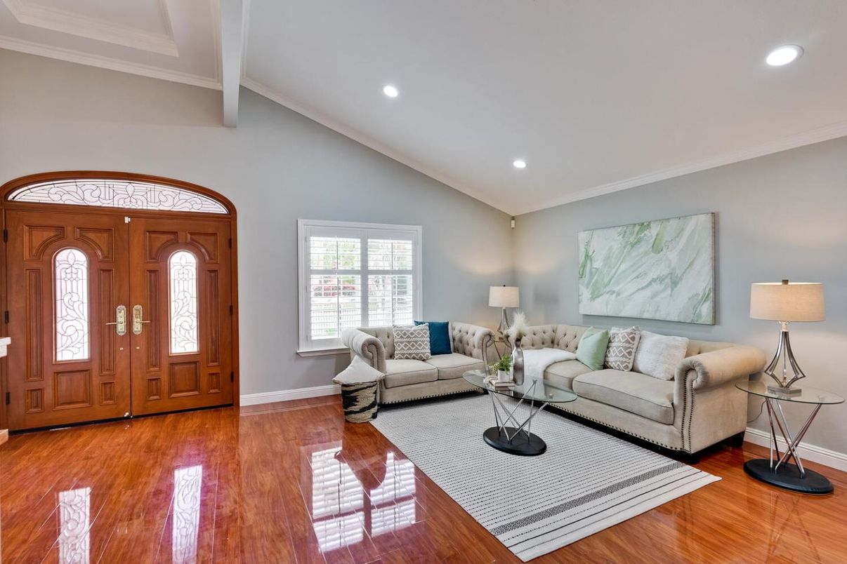 Interior, Living room, Recessed Lighting, Wood Texture Flooring