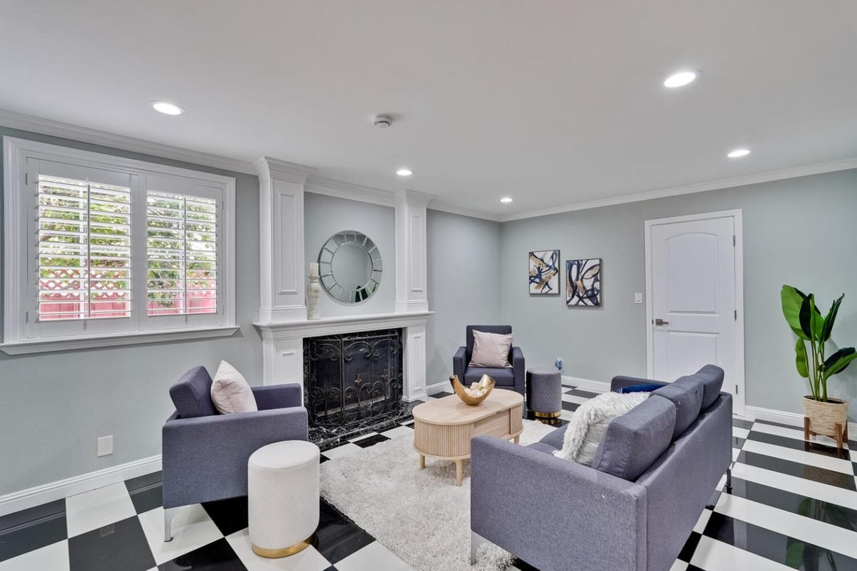 Fireplace, Interior, Living room, Recessed Lighting