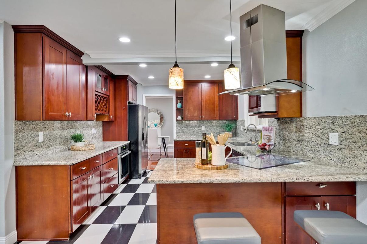 Interior, Kitchen, Pendant Lights, Recessed Lighting