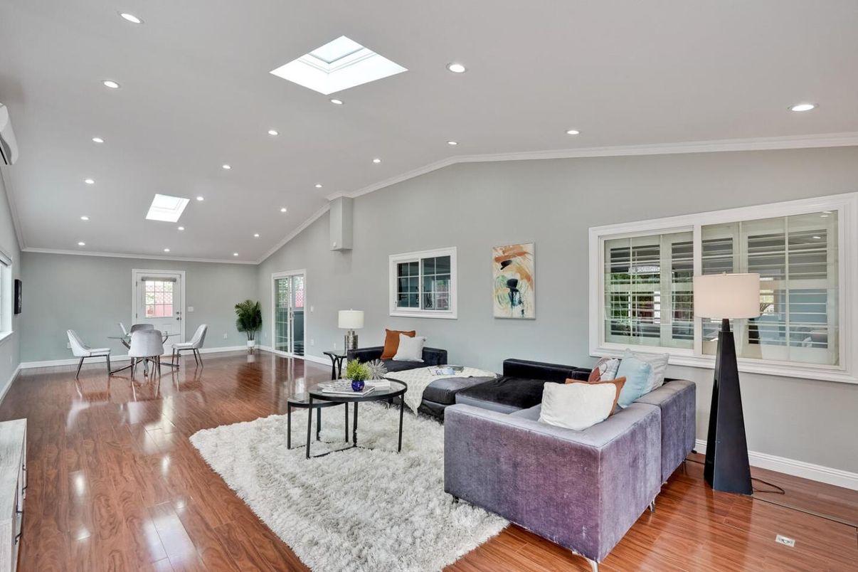 Dining room, Interior, Living room, Recessed Lighting, Wood Texture Flooring