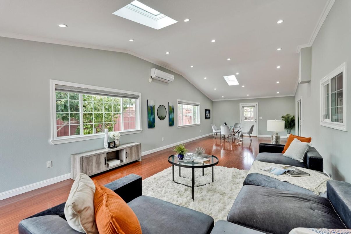 Dining room, Interior, Living room, Recessed Lighting, Wood Texture Flooring