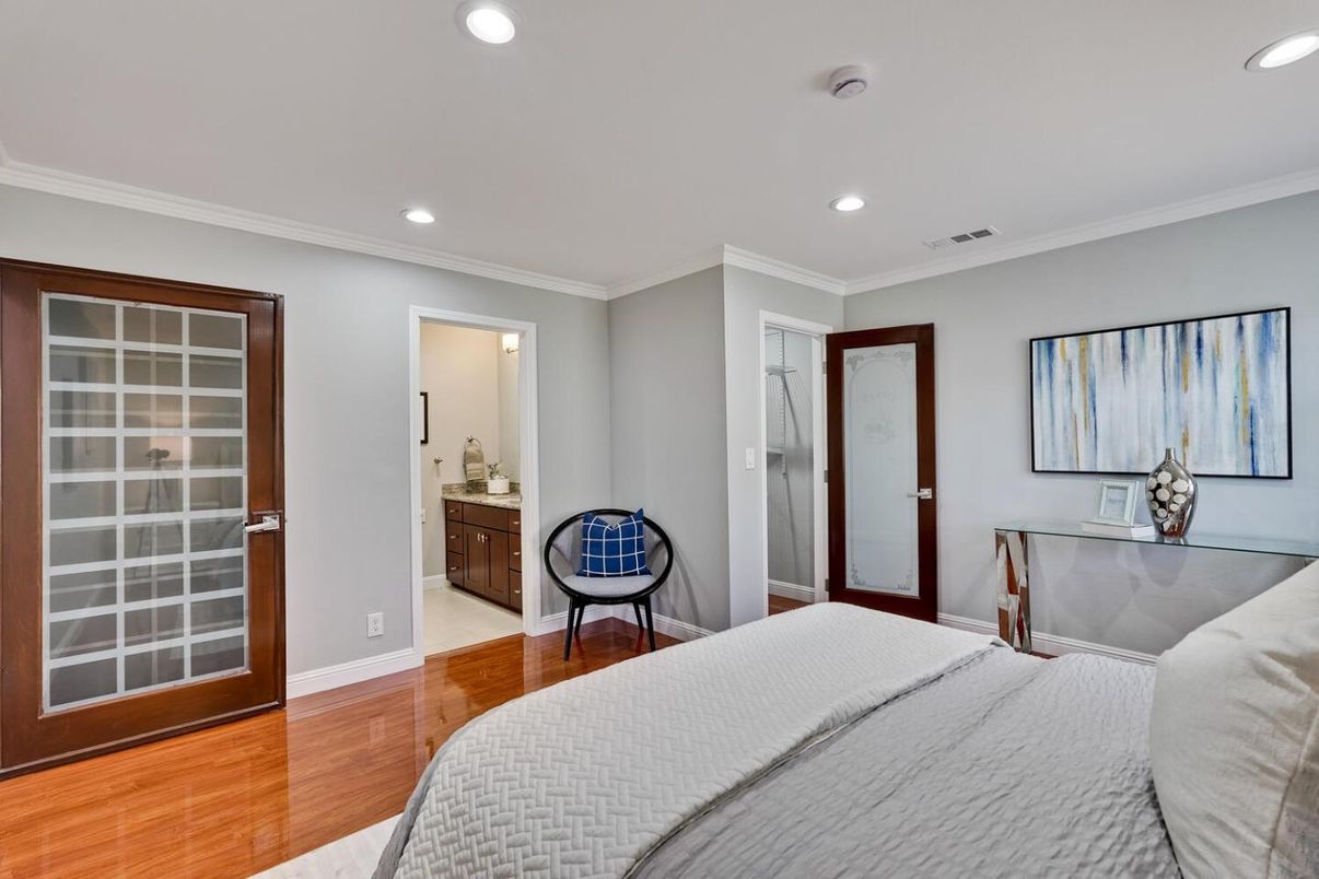 Bedroom, Interior, Recessed Lighting, Wood Texture Flooring