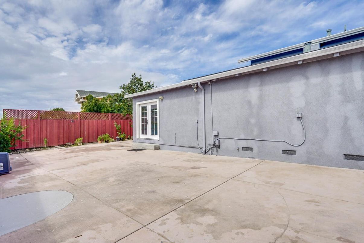 Backyard, Exterior