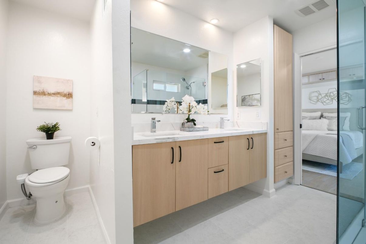 Bathroom, Bedroom, Dual Sink Vanities, Interior, Recessed Lighting