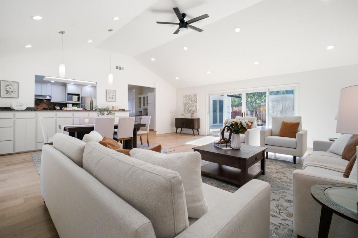 Dining room, Interior, Kitchen, Living room, Pendant Lights, Recessed Lighting, Wood Texture Flooring