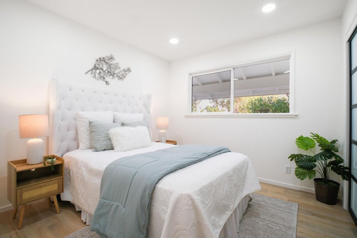 Bedroom, Interior, Recessed Lighting, Wood Texture Flooring