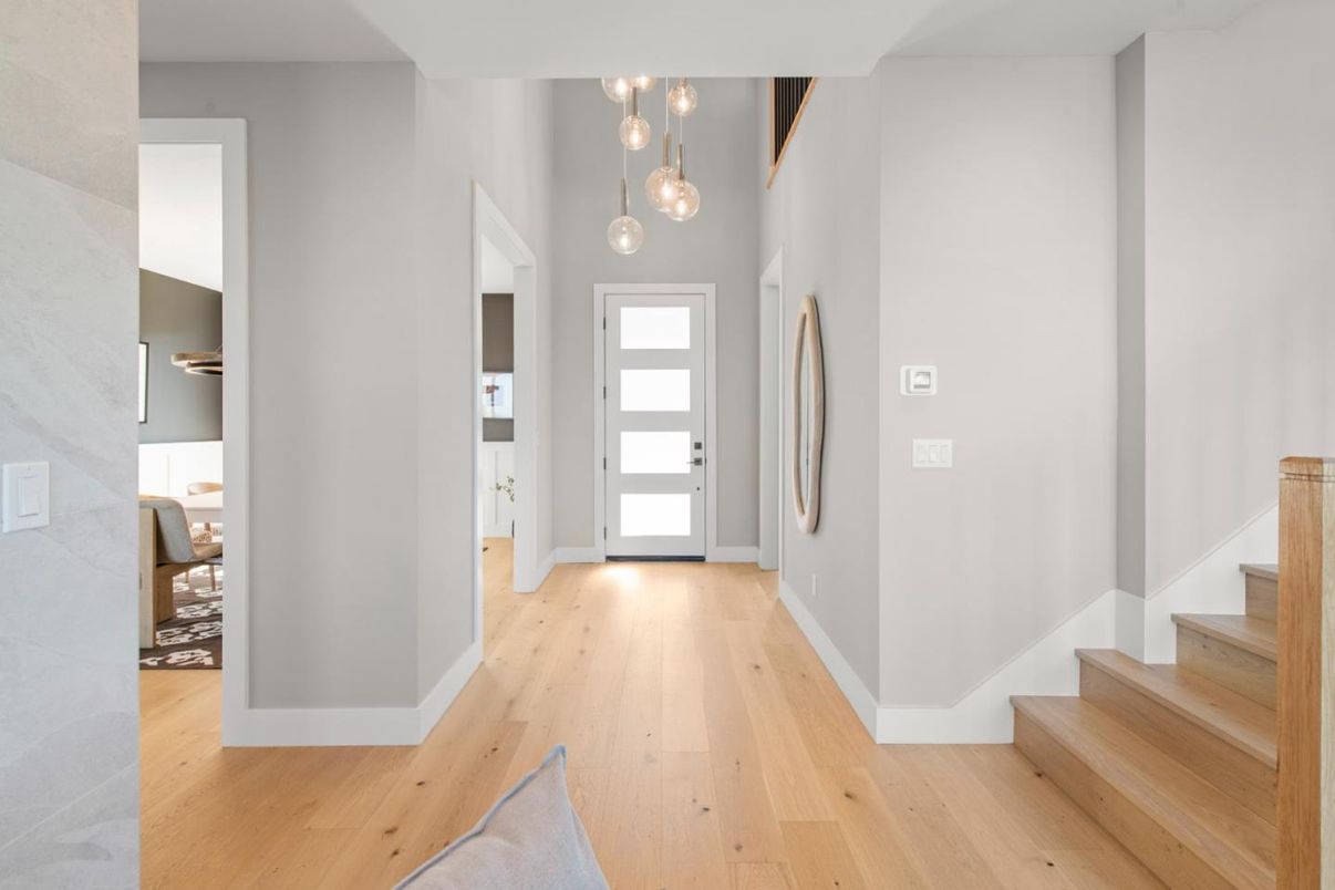 Interior, Pendant Lights, Wood Texture Flooring