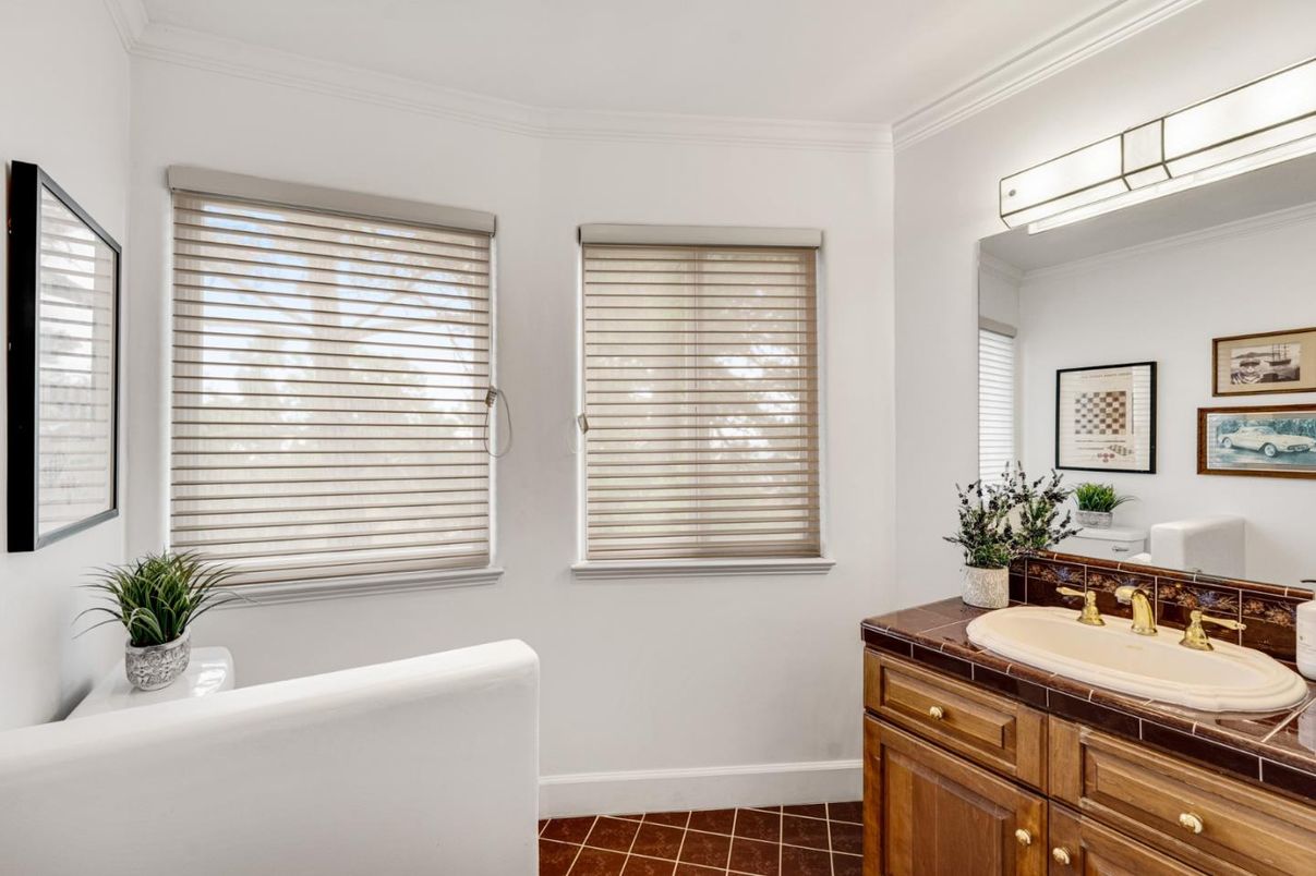 Bathroom, Interior, Tile Countertops