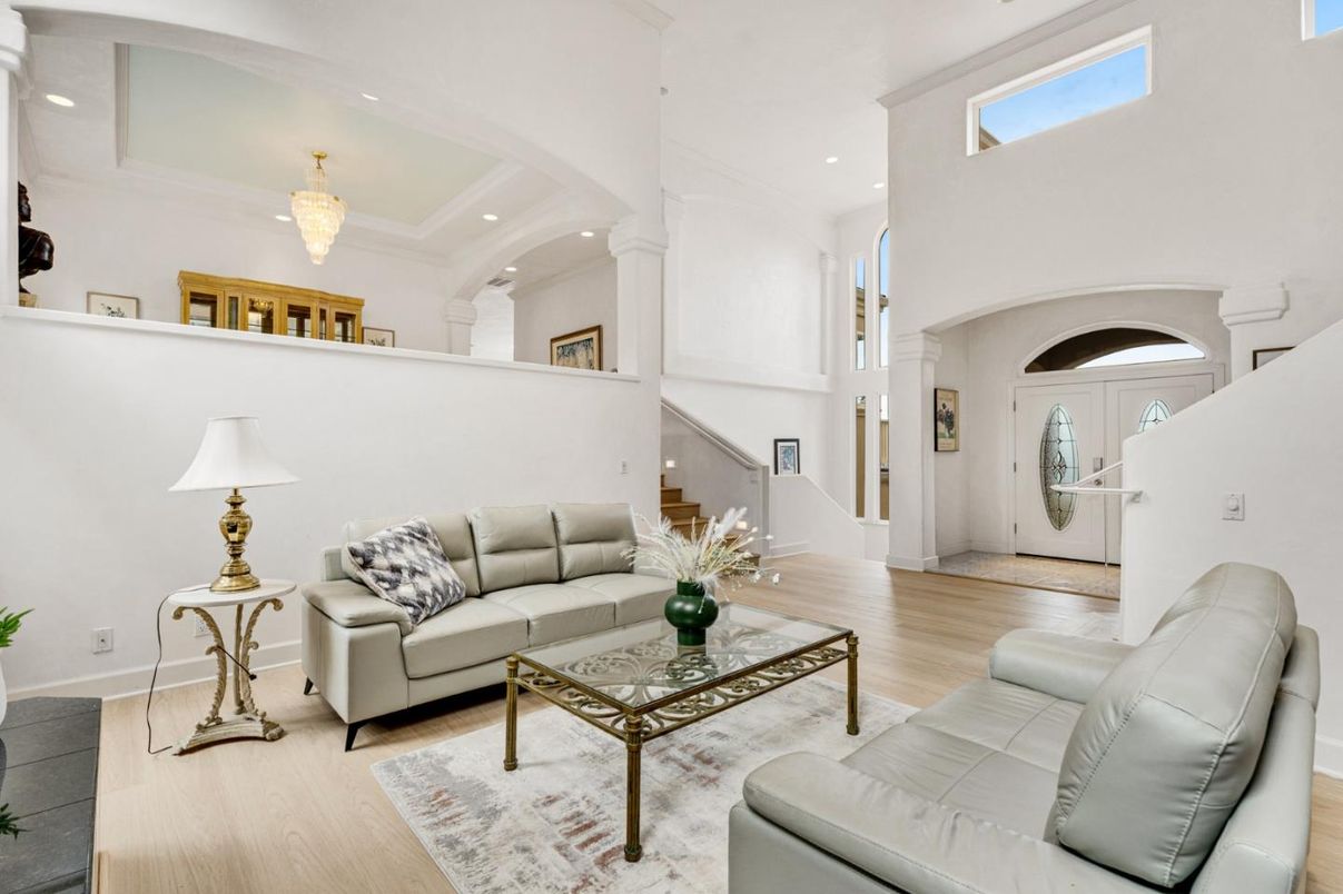 Chandelier, Interior, Living room, Recessed Lighting, Wood Texture Flooring