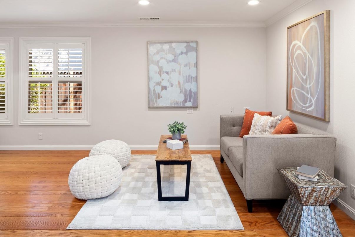 Interior, Living room, Recessed Lighting, Wood Texture Flooring