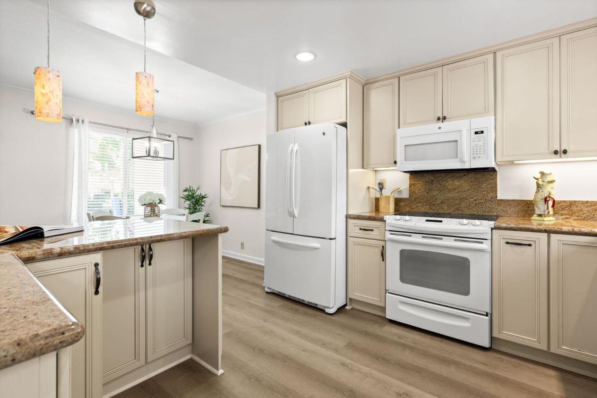Interior, Kitchen, Pendant Lights, Recessed Lighting, Wood Texture Flooring