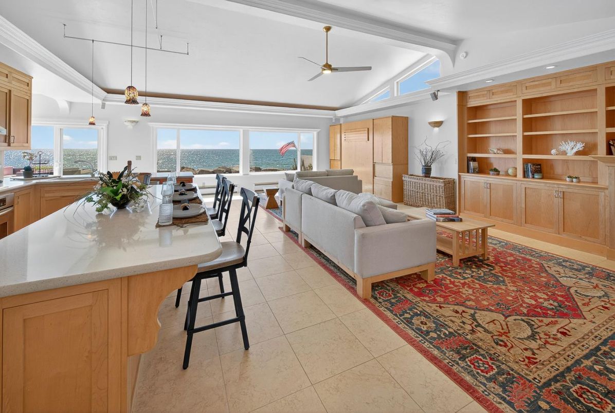 Interior, Living room, Pendant Lights, Recessed Lighting, Water
