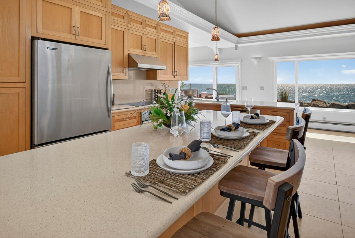 Dining room, Interior, Kitchen, Pendant Lights, Stainless Steel Appliances, Water