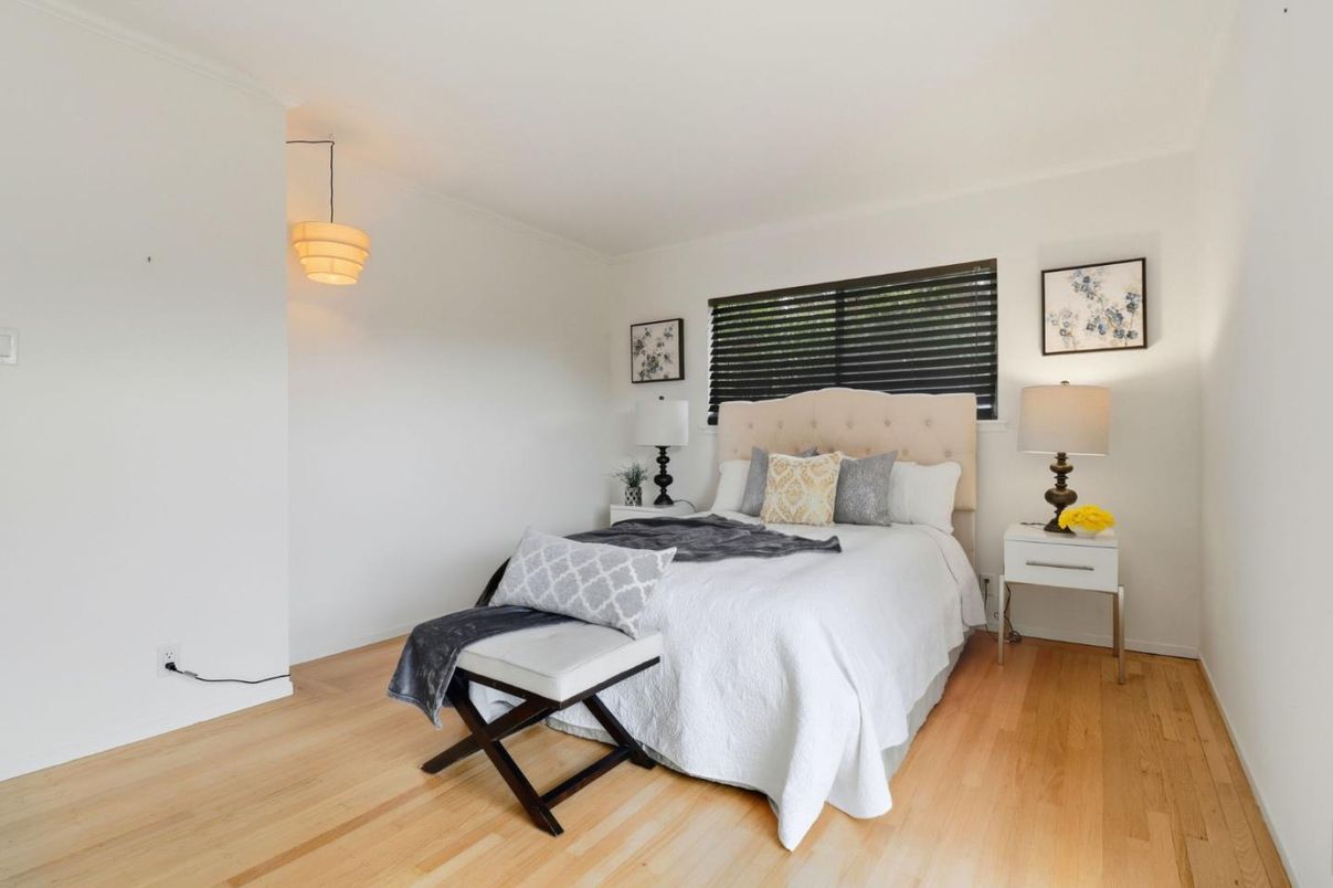 Bedroom, Interior, Pendant Lights, Wood Texture Flooring
