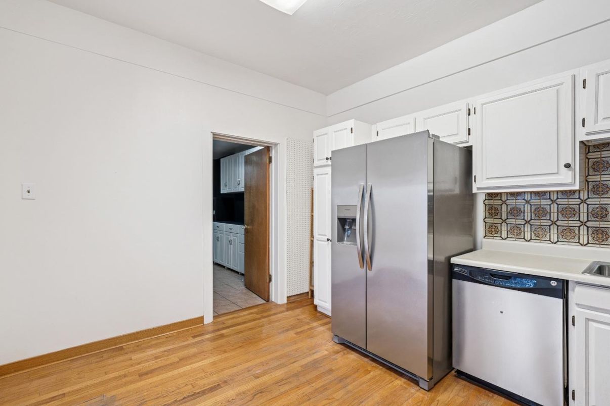Interior, Kitchen, Stainless Steel Appliances, Wood Texture Flooring