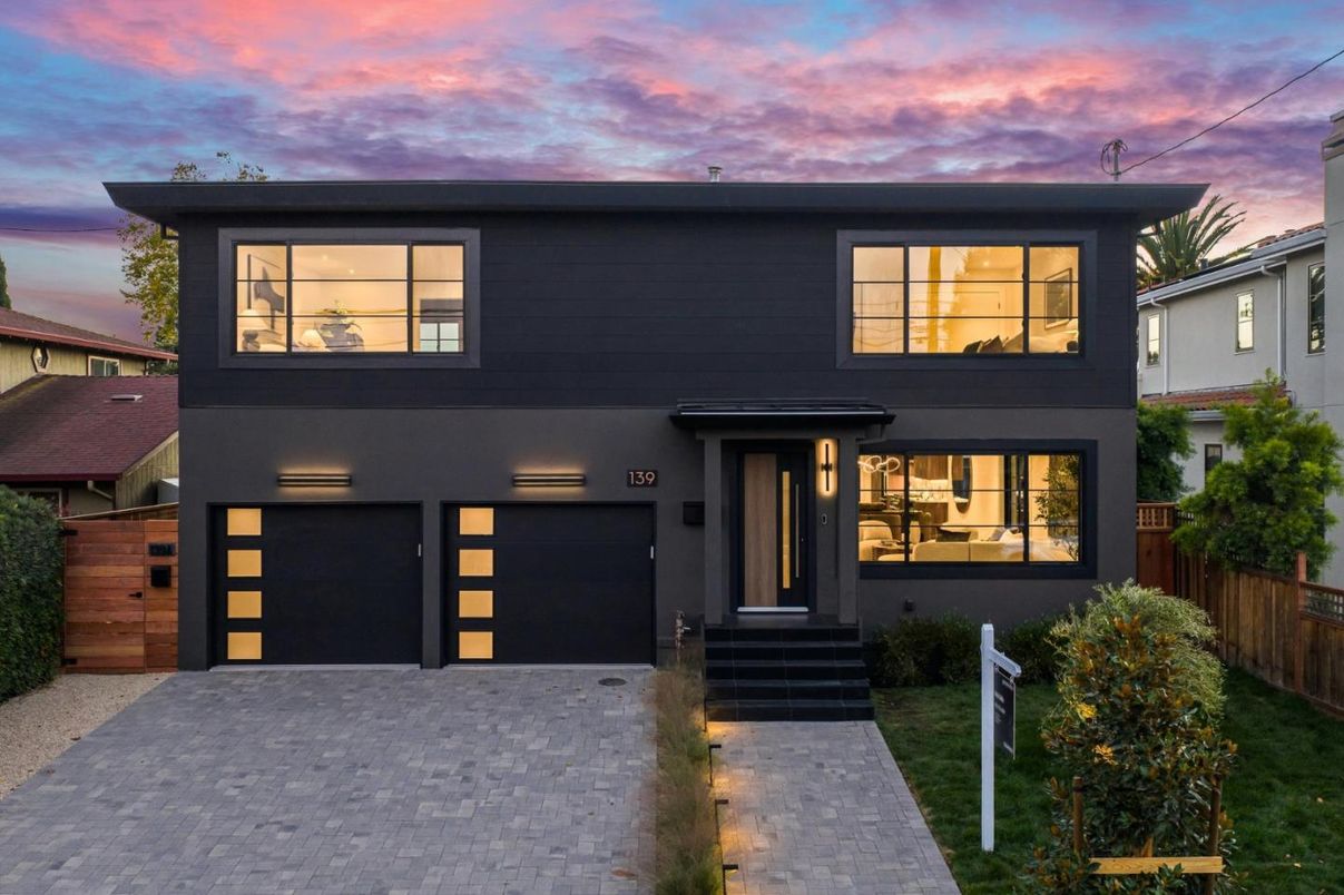 Attached, Exterior, Facade, Modern