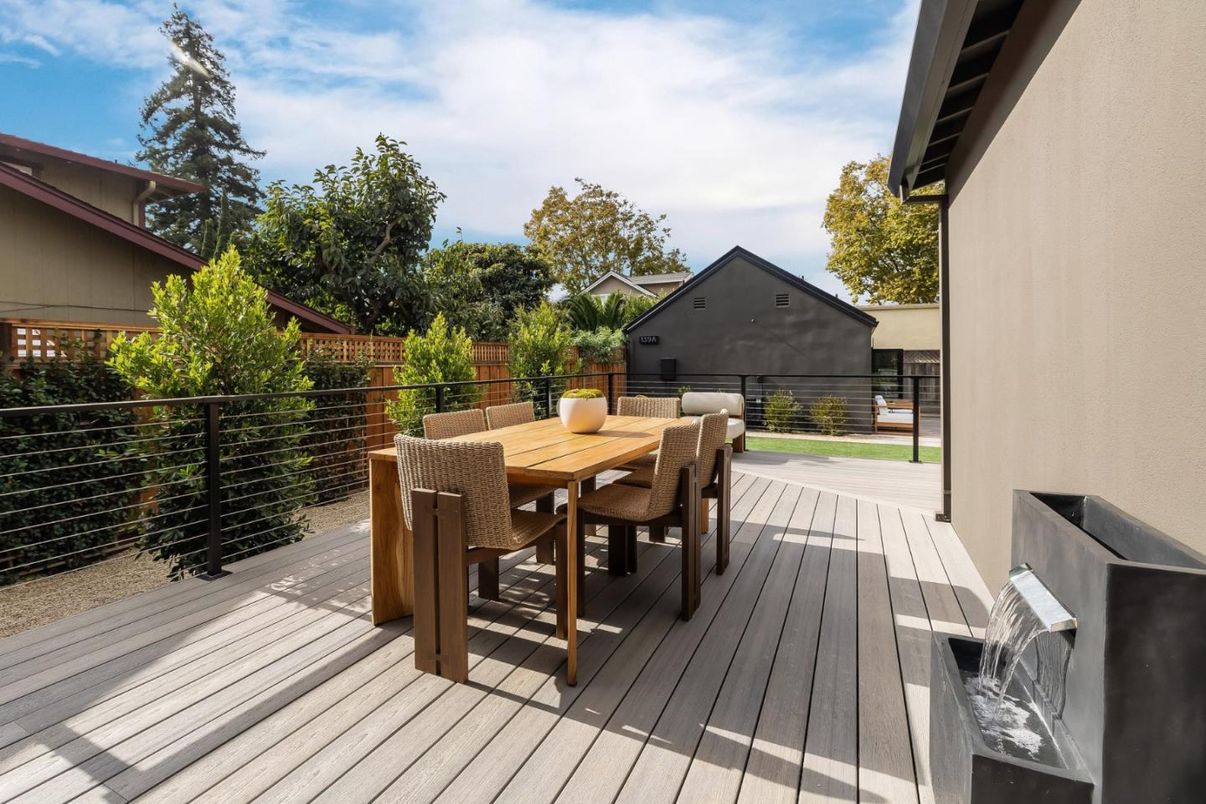 Detached Garage, Exterior