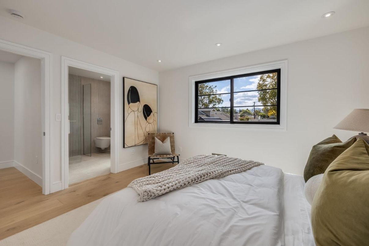 Bathroom, Bedroom, Interior, Recessed Lighting, Wood Texture Flooring