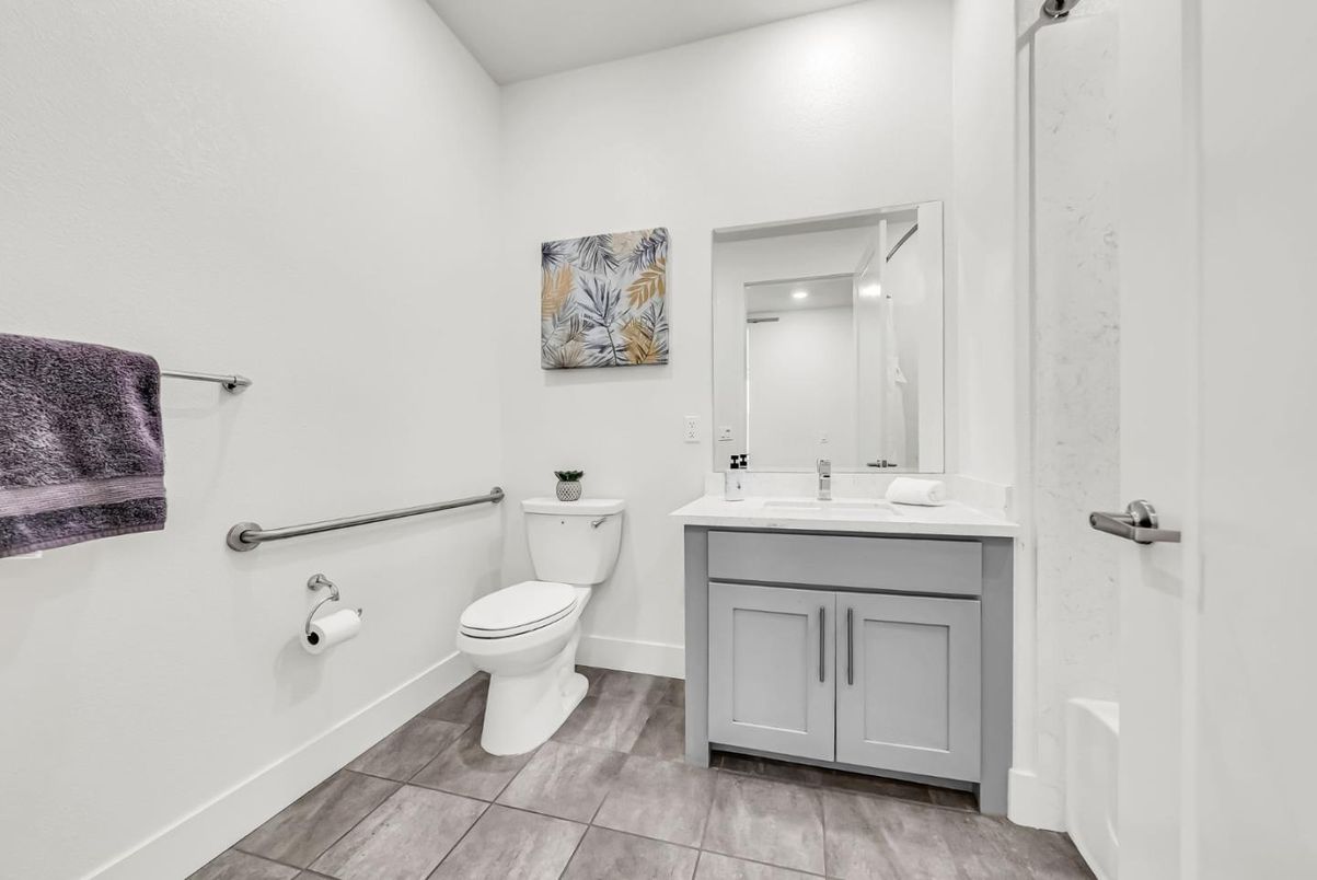 Bathroom, Interior, Recessed Lighting