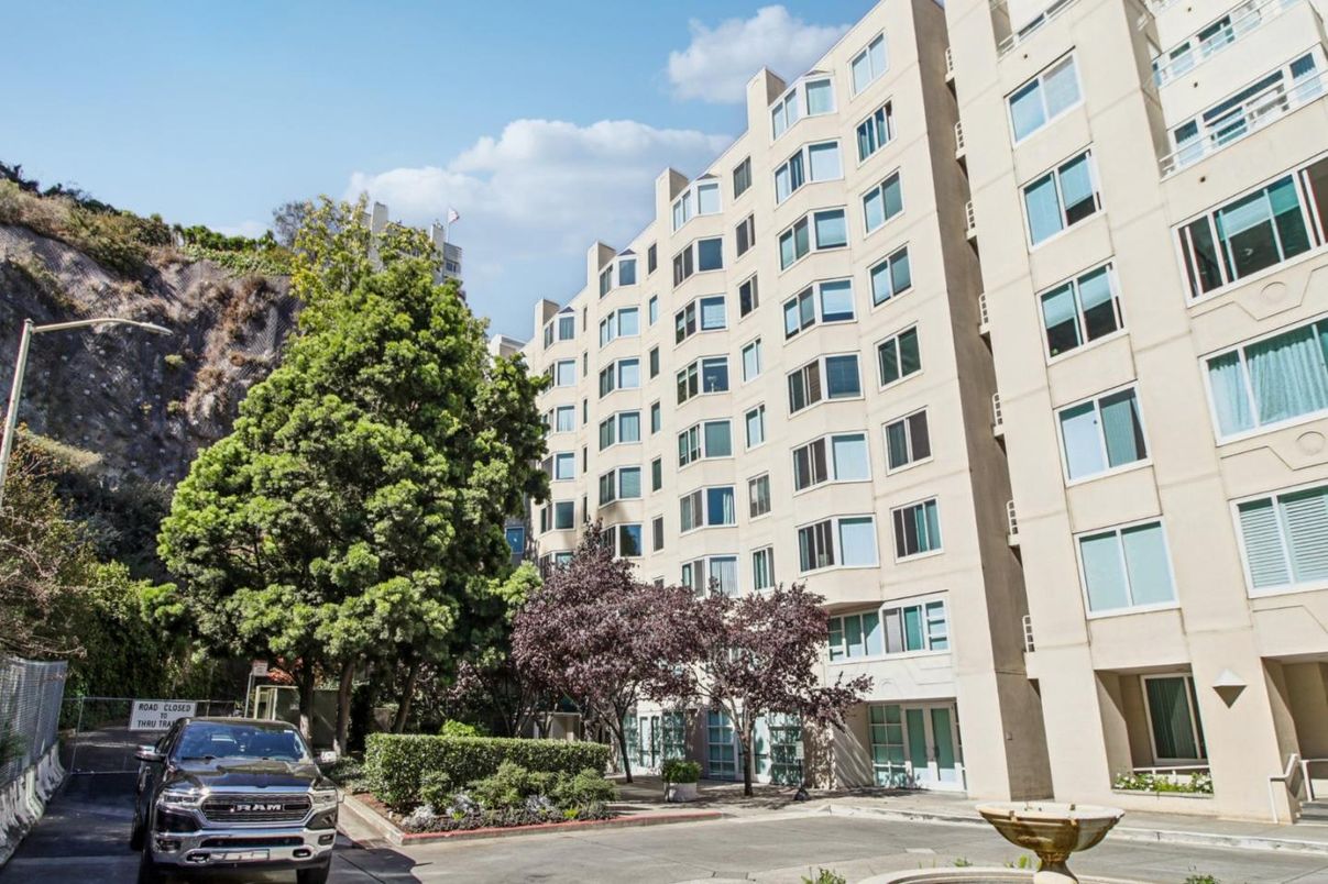 Exterior, Facade, Condo Building