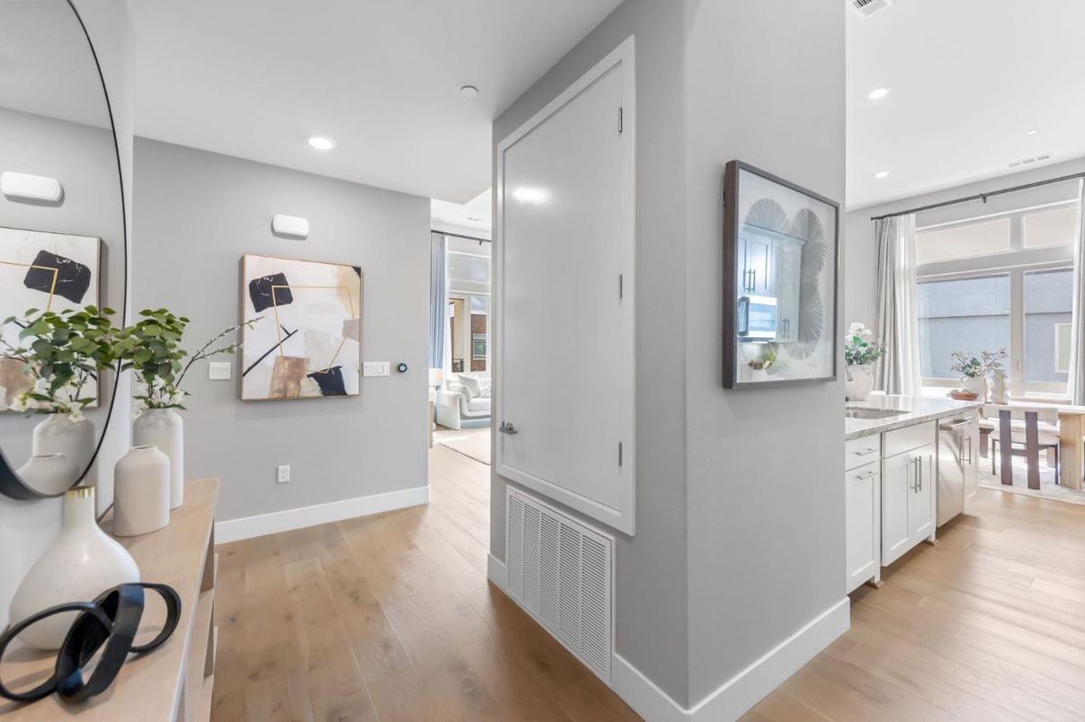 Dining room, Interior, Kitchen, Recessed Lighting, Wood Texture Flooring