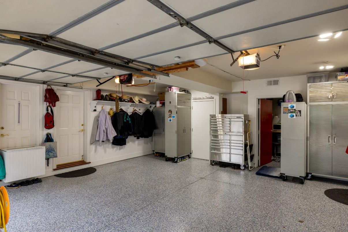 Garage, Interior