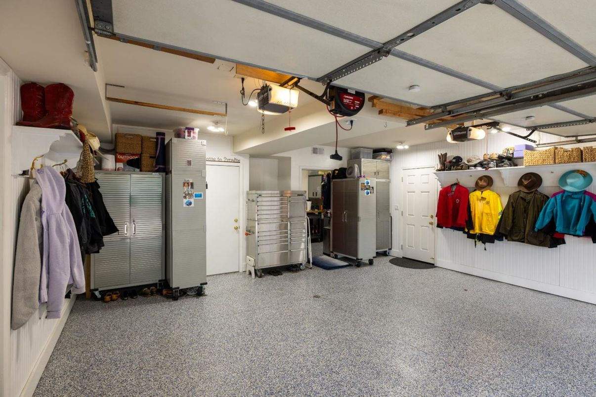 Garage, Interior