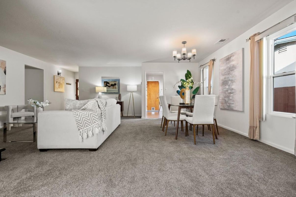 Chandelier, Dining room, Interior, Living room