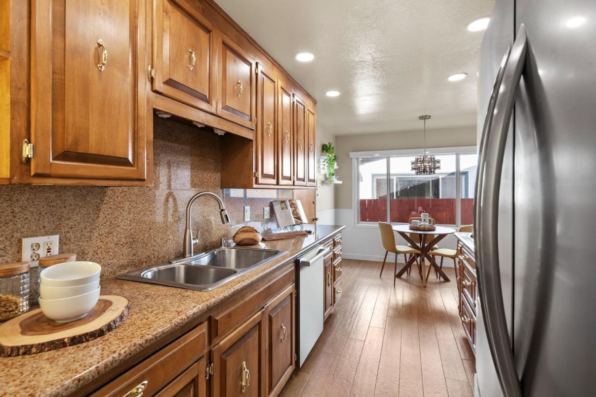 Chandelier, Dining room, Interior, Kitchen, Recessed Lighting, Wood Texture Flooring