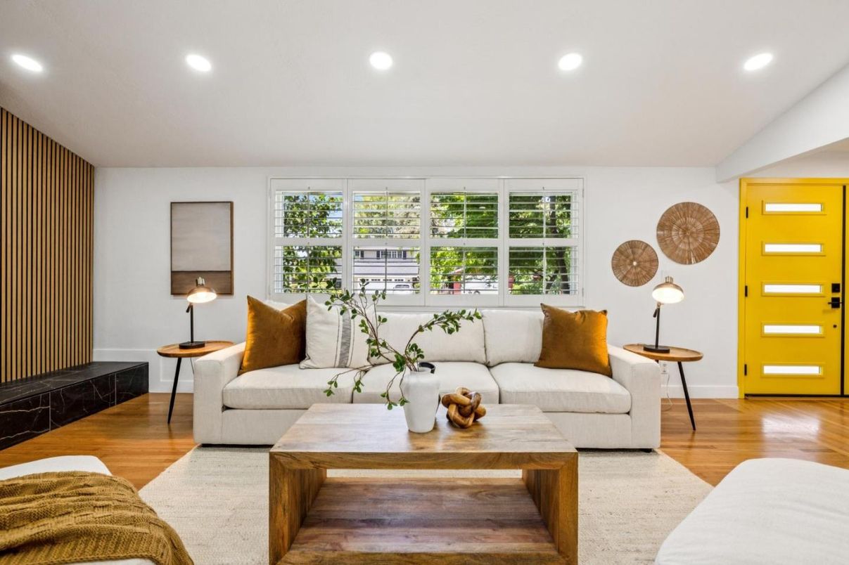 Interior, Living room, Recessed Lighting, Wood Texture Flooring