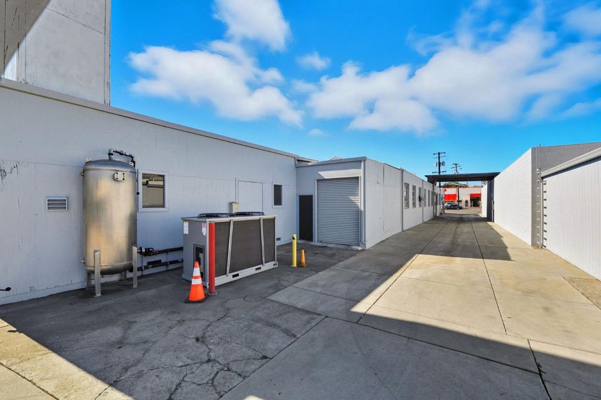 Detached Garage, Exterior