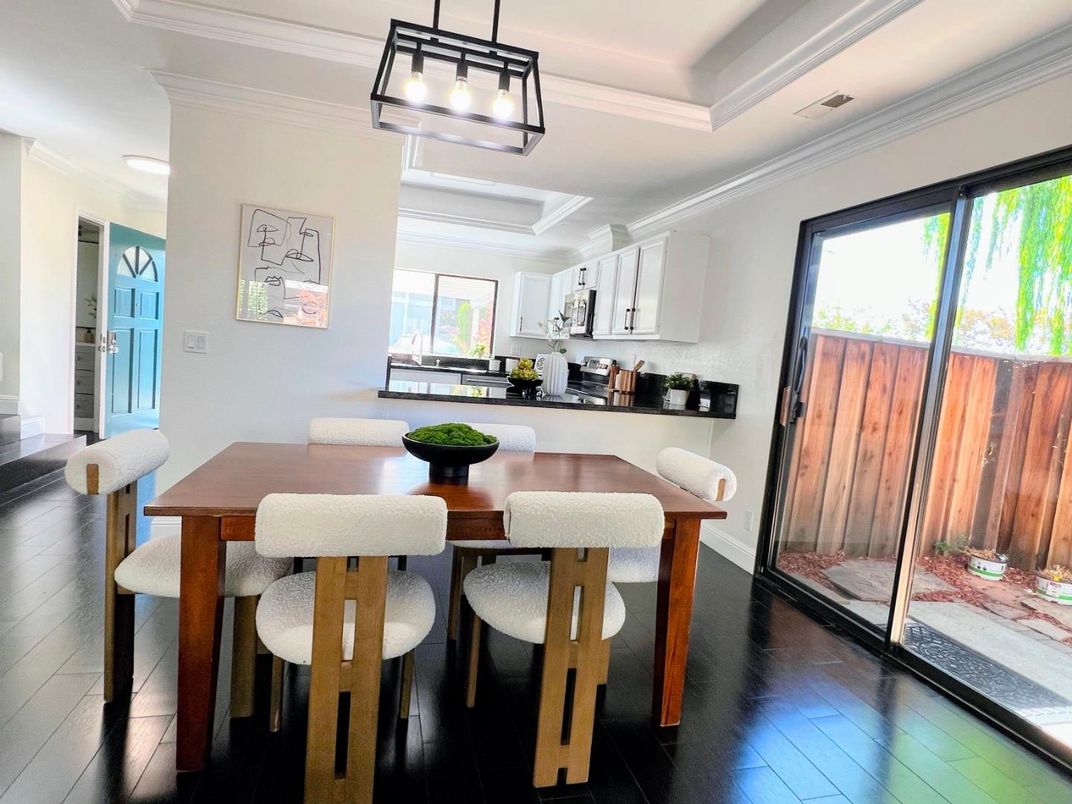 Dining room, Interior, Kitchen, Pendant Lights, Wood Texture Flooring