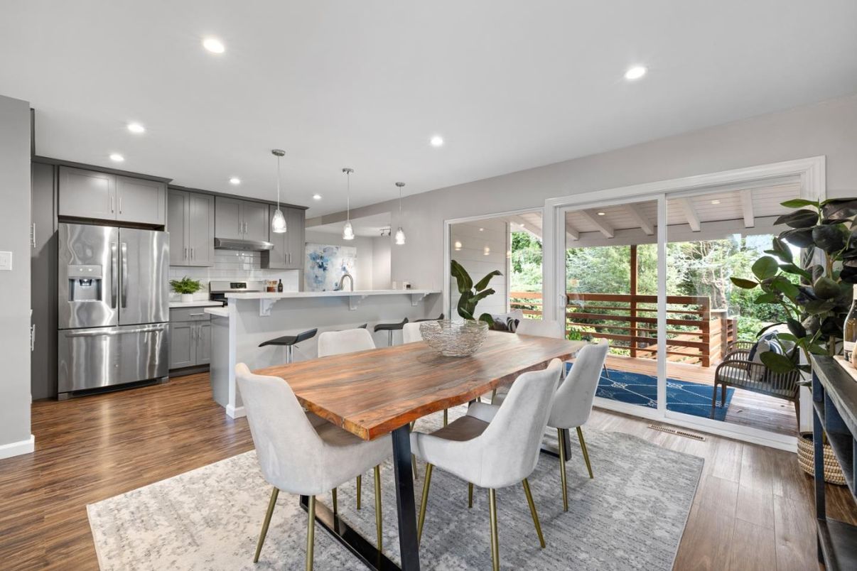 Dining room, Interior, Kitchen, Pendant Lights, Recessed Lighting, Stainless Steel Appliances, Wood Texture Flooring