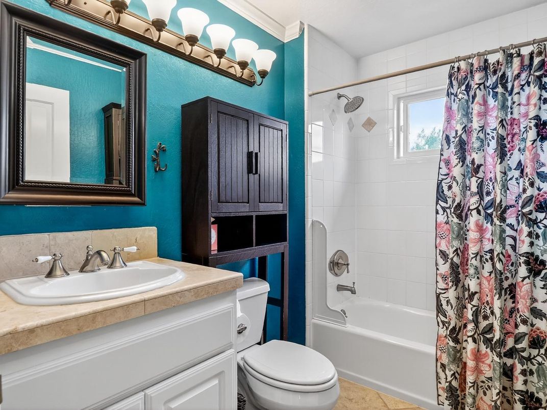 Bathroom, Interior, Tile Countertops