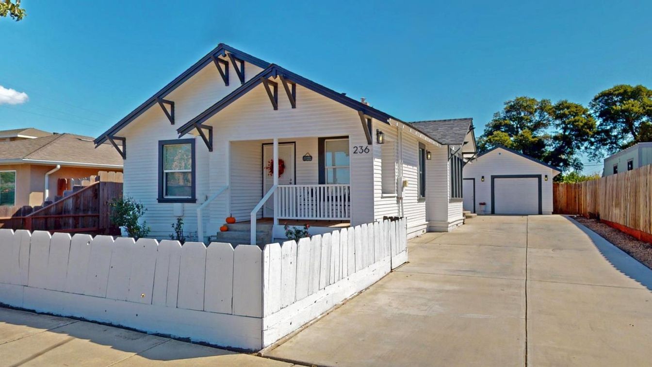 Detached Garage, Exterior