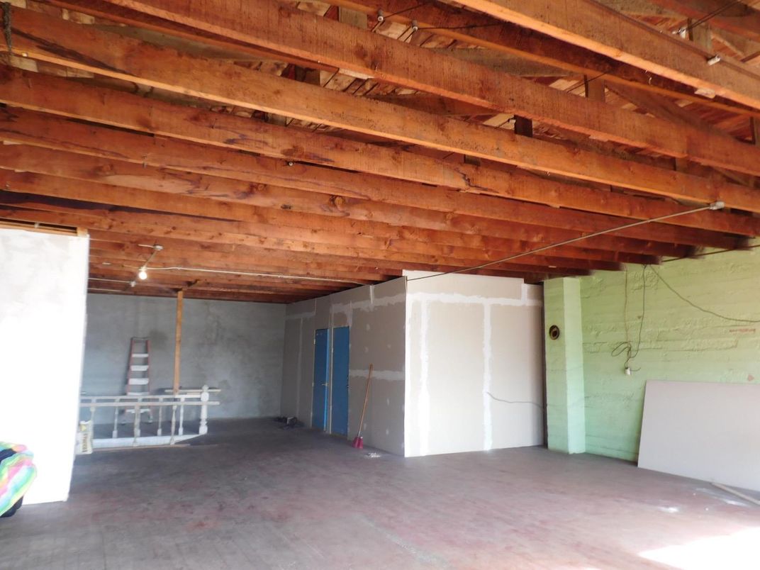 Empty room, Interior, Wooden Beams