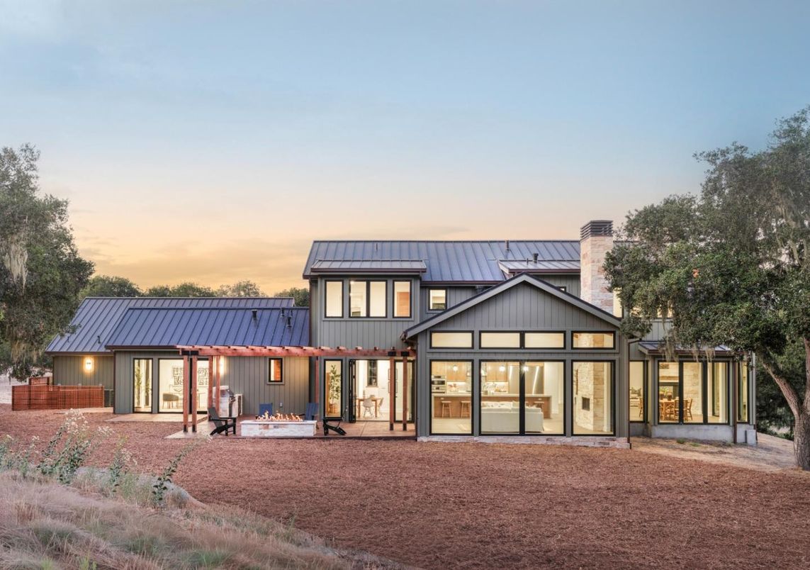 Backyard, Exterior, Facade, Farmhouse
