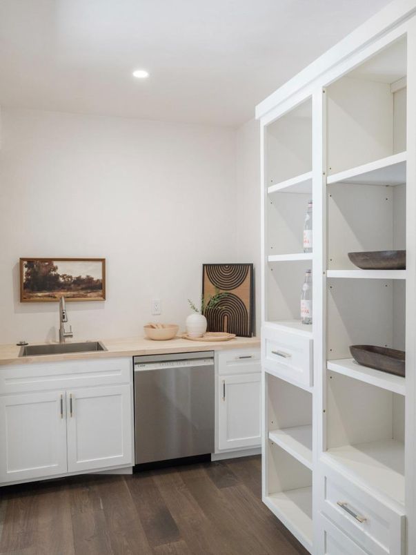 Interior, Recessed Lighting, Wood Texture Flooring