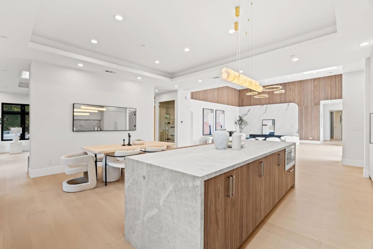 Dining room, Interior, Kitchen, Pendant Lights, Recessed Lighting, Wood Texture Flooring