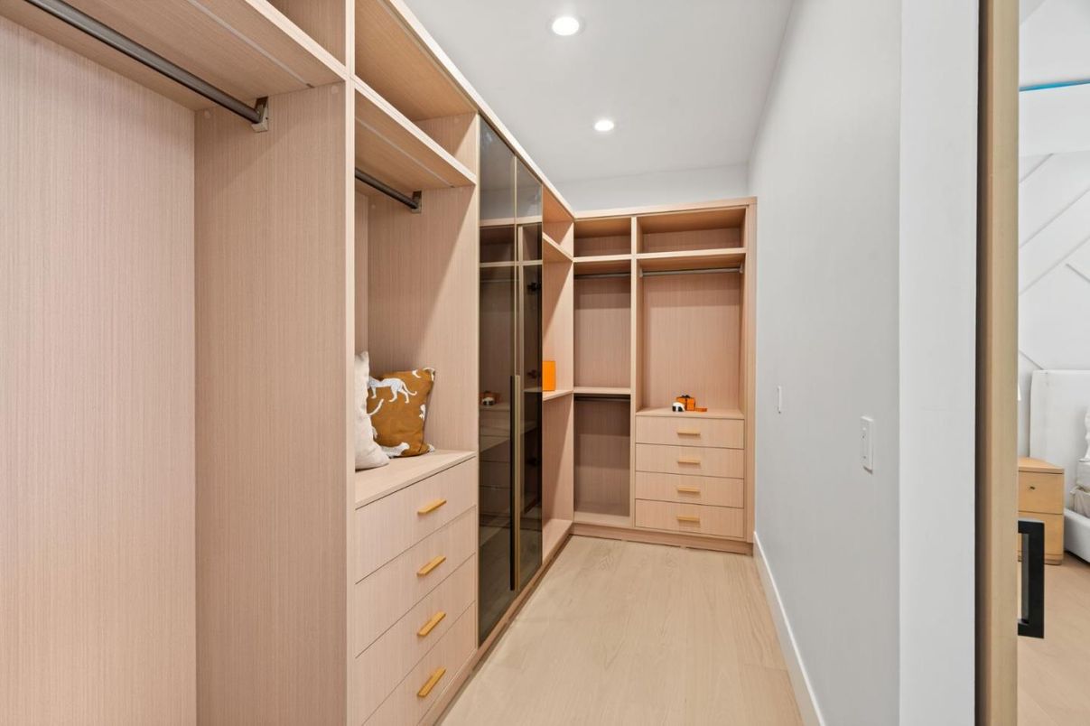 Interior, Recessed Lighting, Walk-in Closets, Wood Texture Flooring