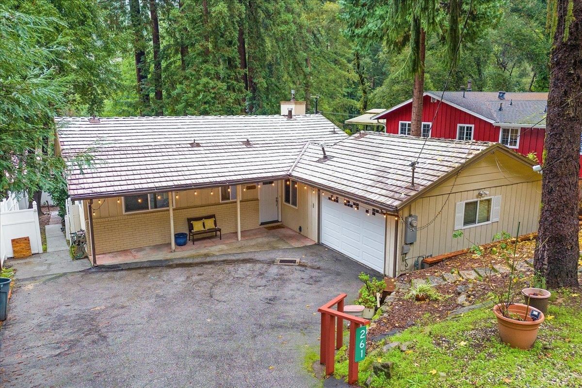 Backyard, Detached Garage, Exterior