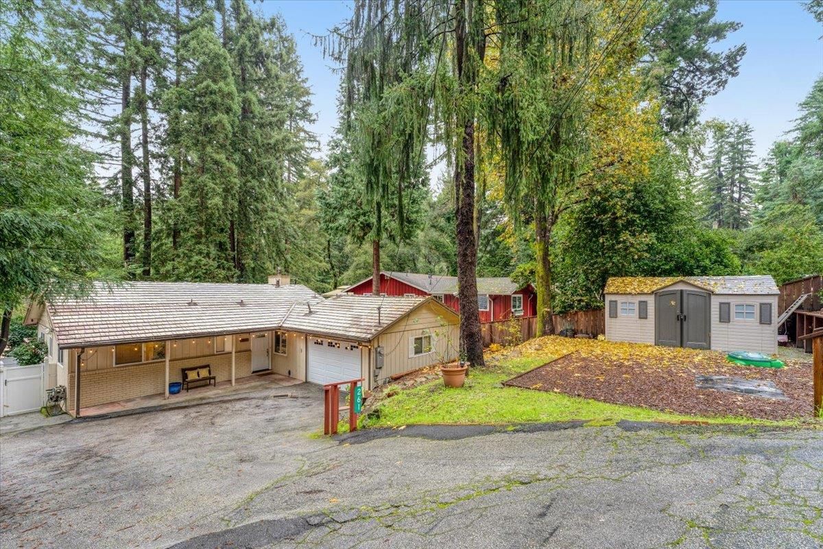 Backyard, Detached Garage, Exterior